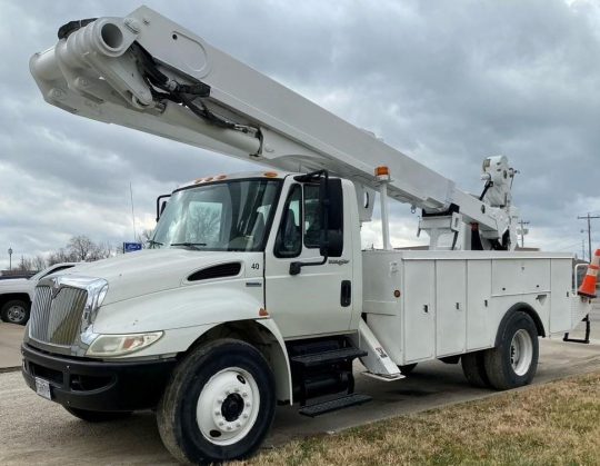 2008-International-4300-Altec-Material-Handler-Bucket-Truck