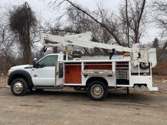 2011-Ford-F550-Altec-4x4-AT37G-Bucket-Utility-Truck