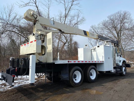 2008-international-7400-National-10-ton-400B-crane-truck