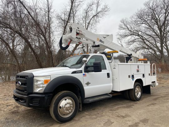 2011-Ford-F550-Altec-4x4-AT37G-Bucket-Utility-Truck