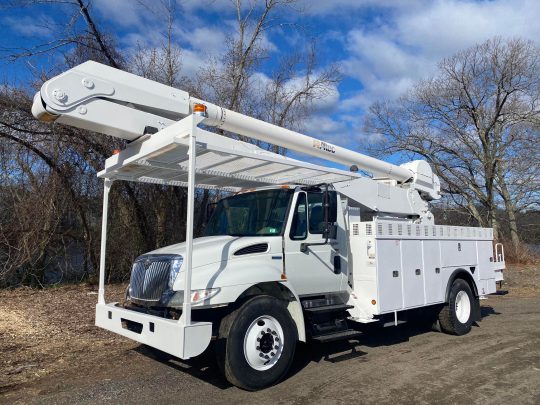 2009-International-4300-Altec-Material-Handler-Utility-Bucket-Truck