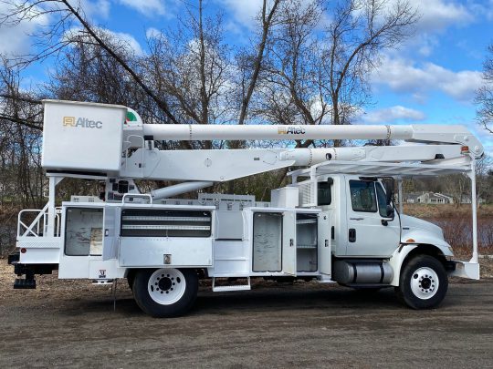 2009-International-4300-Altec-Material-Handler-Utility-Bucket-Truck