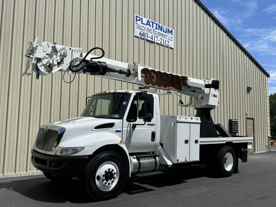 2013-International-4300-Altec-Digger-Derrick-Truck