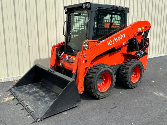 2022-Kubota-SSV65-Enclosed-Cab-AC-Heat-Radio-Skid-Steer-Tracked-Machine