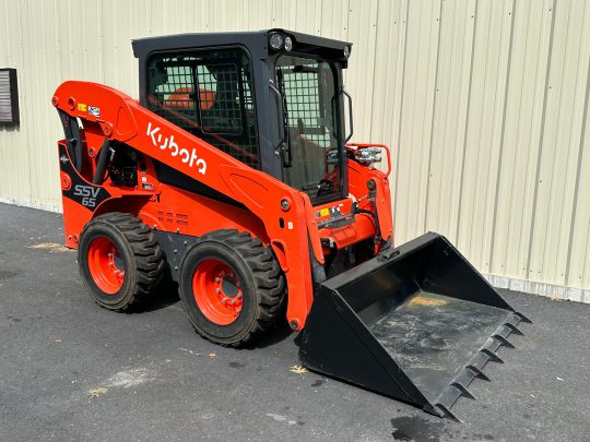 2022-Kubota-SSV65-Enclosed-Cab-AC-Heat-Radio-Skid-Steer-Tracked-Machine