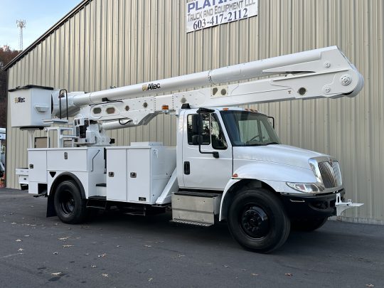 2016-International-4300-Altec-Material-Handler-Bucket-Truck-Cummins