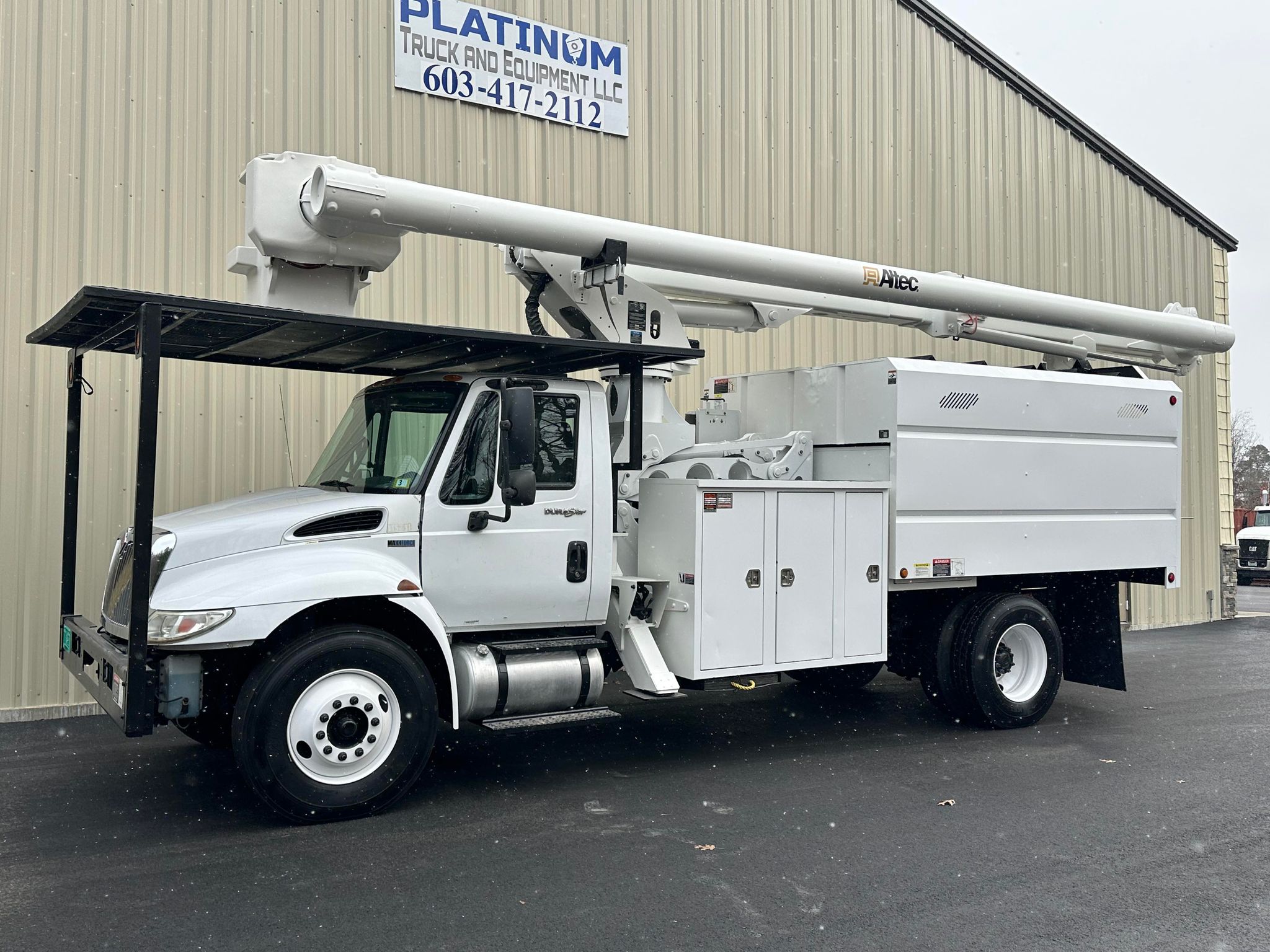 2013-International-4300-Altec-Elevator-Forestry-Bucket-Boom-Truck