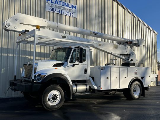 2012-International-7300-4x4-Altec-Material-Handler-Utility-Line-Bucket-Boom-Truck