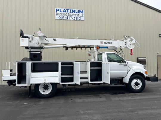 2011-Ford-F750-Terex-Commander-Digger-Derrick-Utility-Line-Transmission-Truck