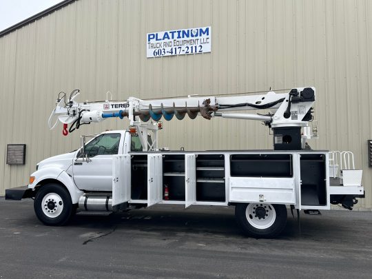 2011-Ford-F750-Terex-Commander-Digger-Derrick-Utility-Line-Transmission-Truck