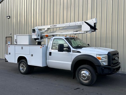 2013-Ford-F450-Terex-Utility-Squirt-Boom-Bucket-Utility-Truck-Cherry-Picker