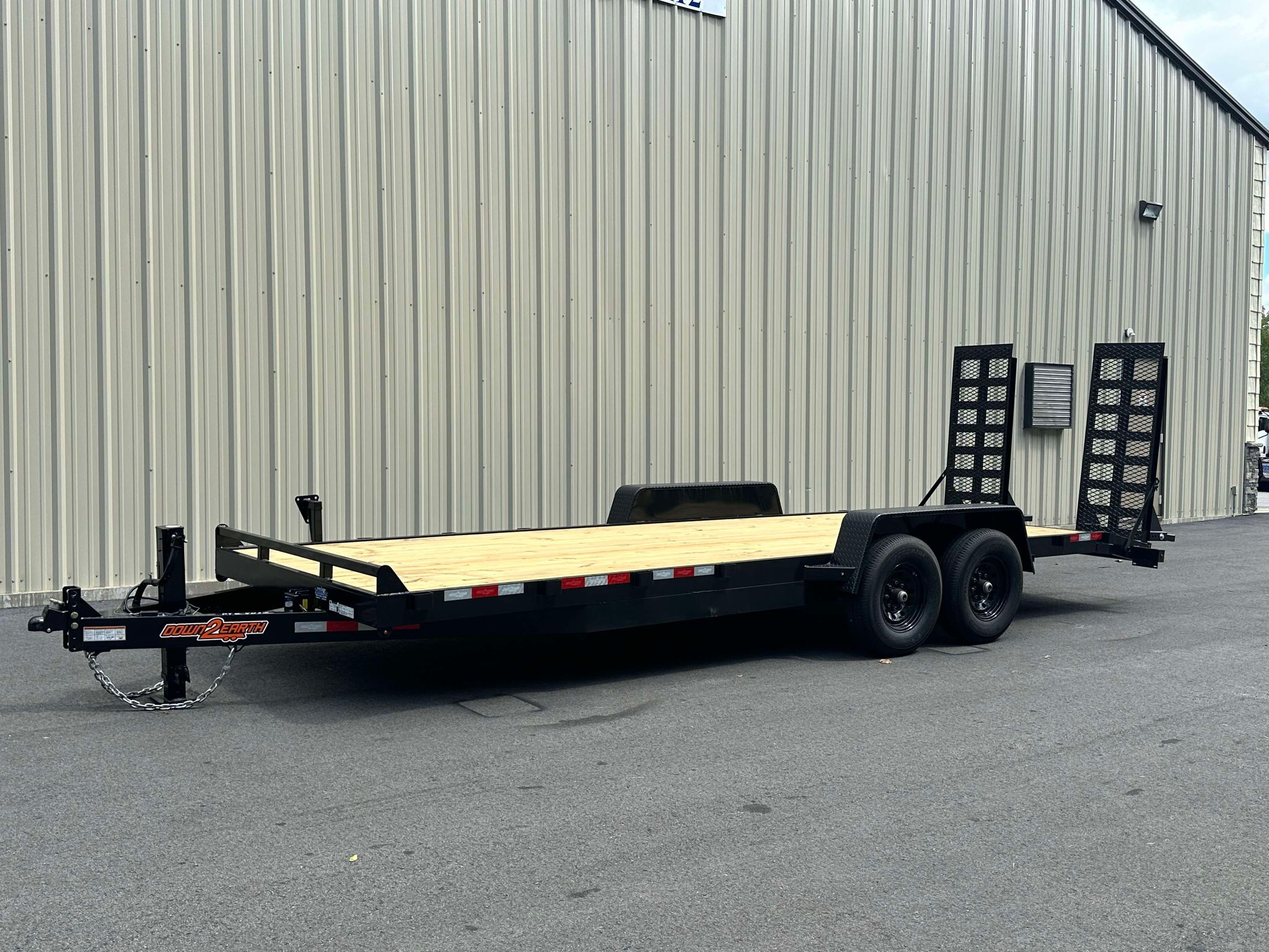 2025-Down2Earth-DTE8222ER7B-Deck-Over-Equipment-Car-Hauler-Trailer