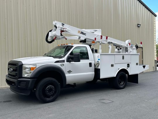 2016-Ford-F550-Altec-42'-Utility-Bucket-Truck