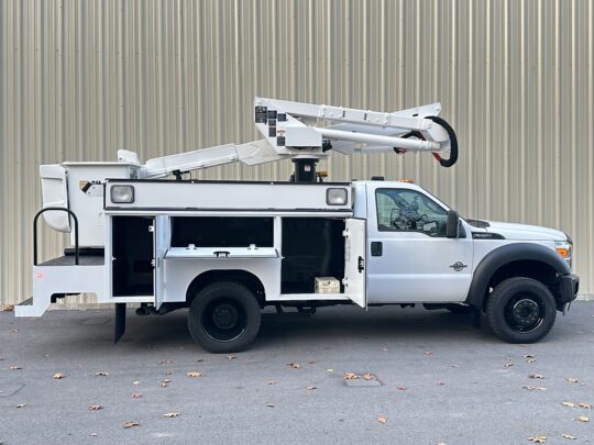 2011-Ford-F550-XL-4x4-Altec-AT37G-Utility-Squirt-Boom-Bucket-Truck-Diesel-Storm-Truck