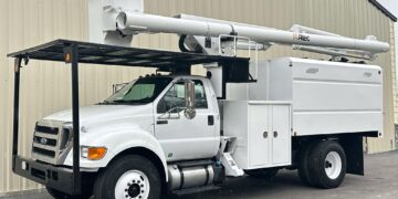 2015-Ford-F750-Altec-Forestry-Bucket-Truck-Boom-Man-Over-Center-Boom-Truck