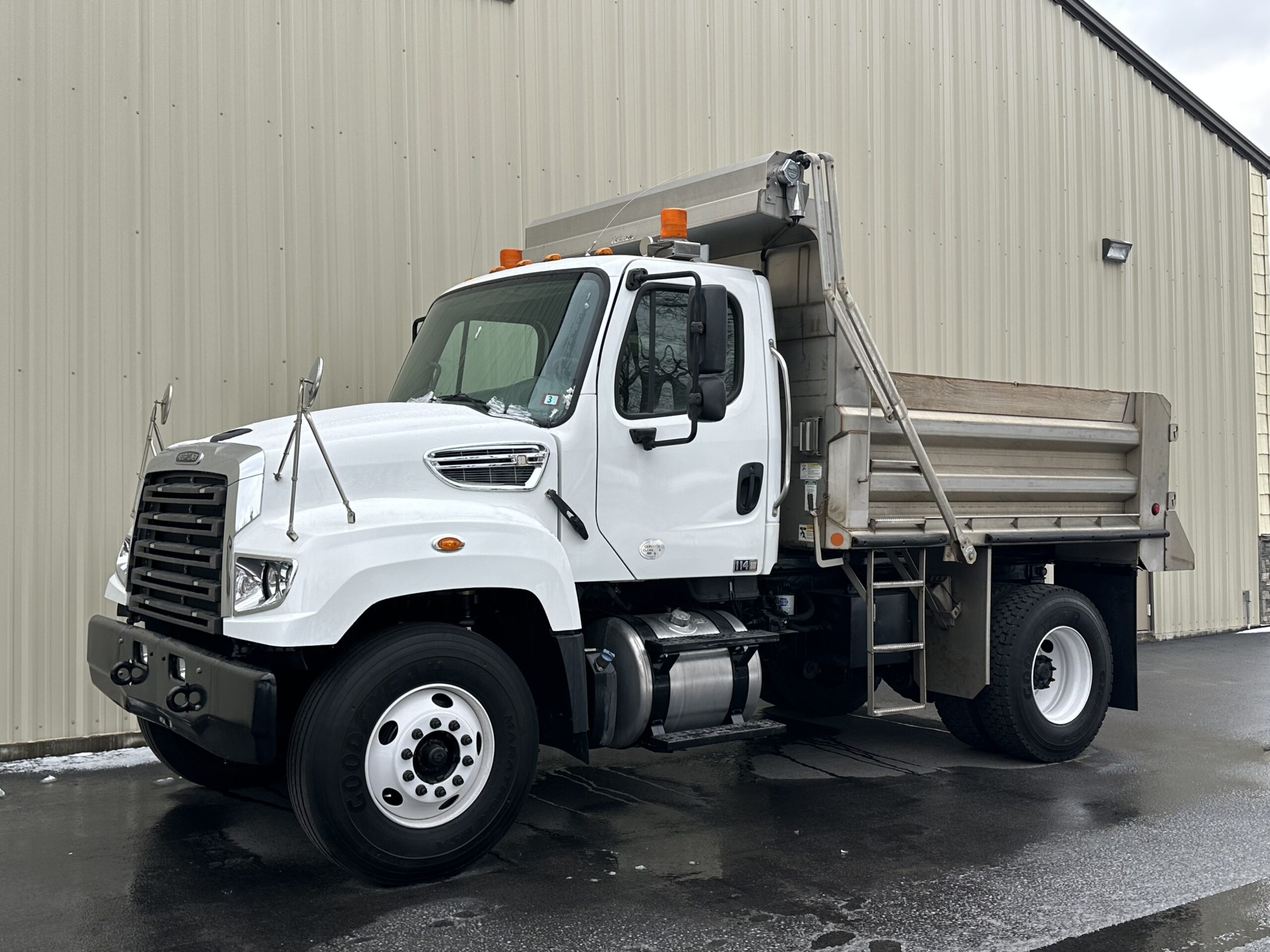 2014-FREIGHTLINER-114SD-DUMP-TRUCK-Heavy Spec-Diesel-Cummins-Asphalt-Dirt-Tandem-Tri-Axle-Single-Axle-Dump-Truck